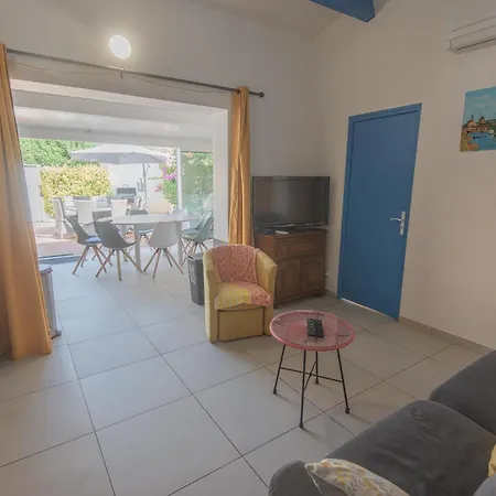 Maison 6 Adultes- 2 Enfants, 3 Etoiles Дом отдыха Агд